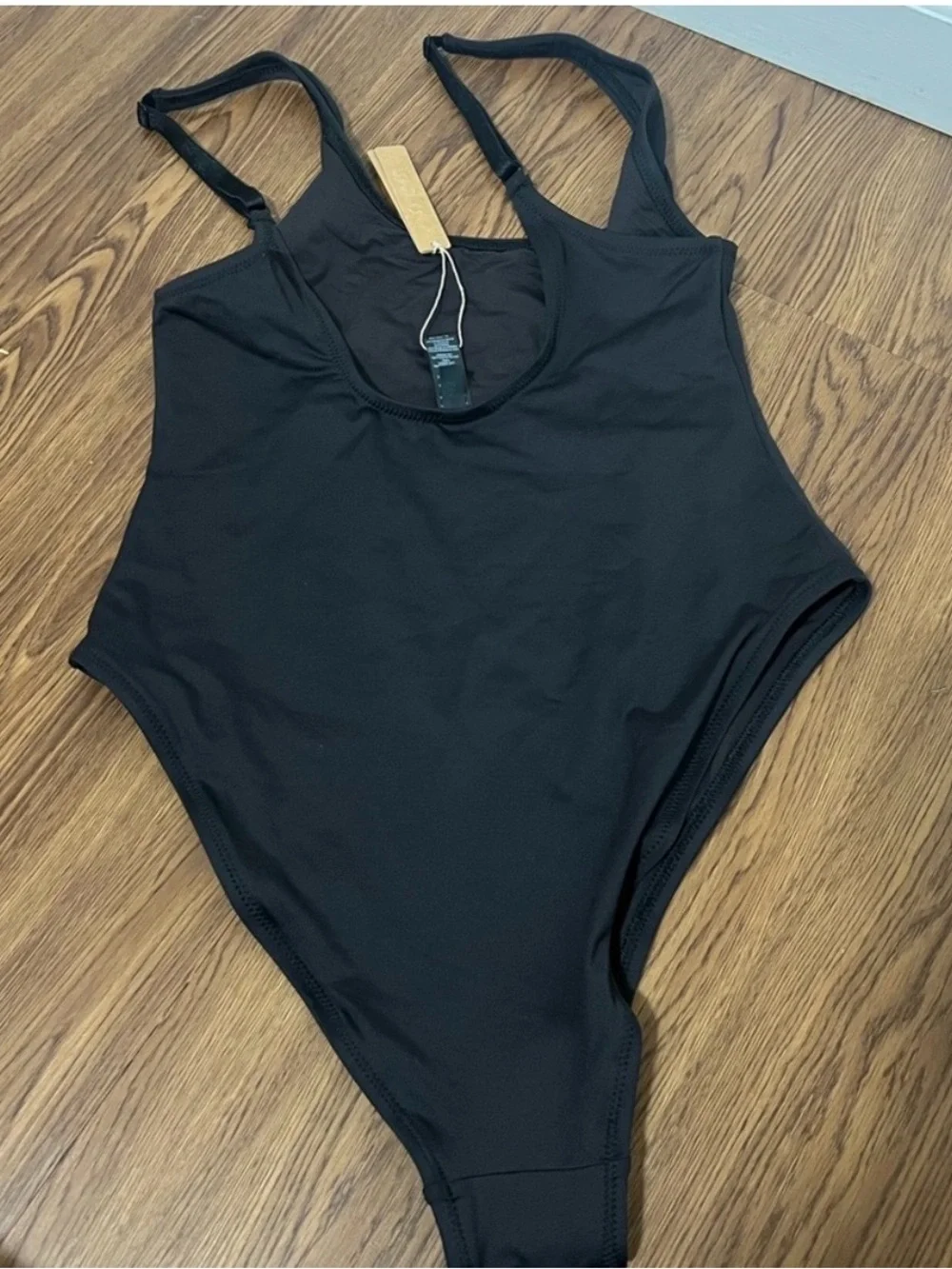 SKIMS brand new